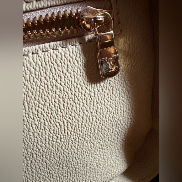 Fashion Lux Vanity Bag - Picture 6 of 8